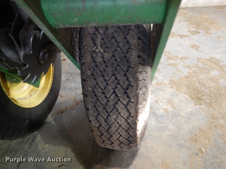 image for item DE2484 2016 John Deere 1775NT  planter