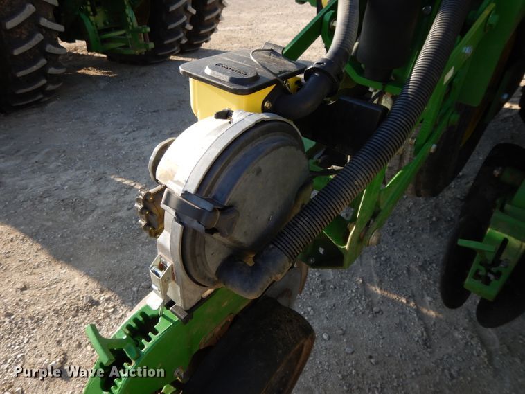 image for item DE2485 2012 John Deere 1790 CCS  split row no-till planter
