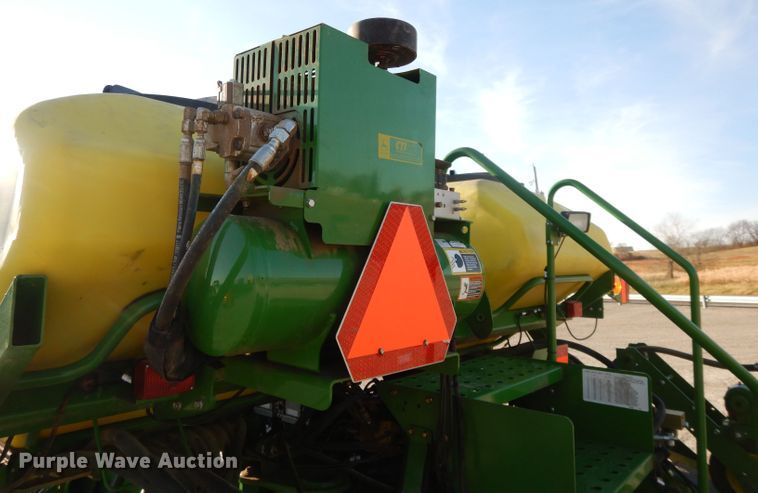image for item DE2485 2012 John Deere 1790 CCS  split row no-till planter
