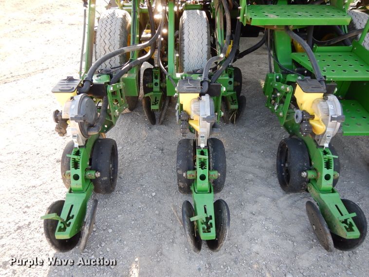 image for item DE2485 2012 John Deere 1790 CCS  split row no-till planter
