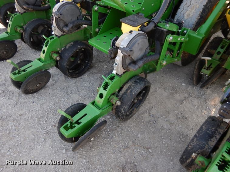 image for item DE2485 2012 John Deere 1790 CCS  split row no-till planter