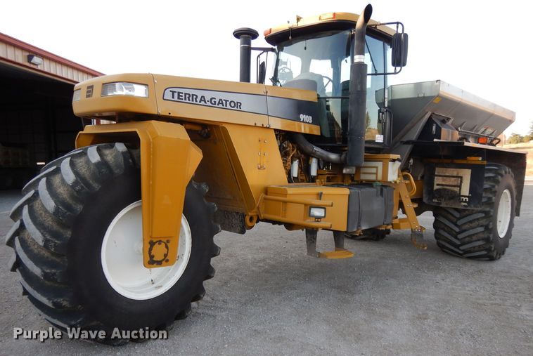 image for item DE2487 2000 Ag-Chem TerraGator 9103  applicator