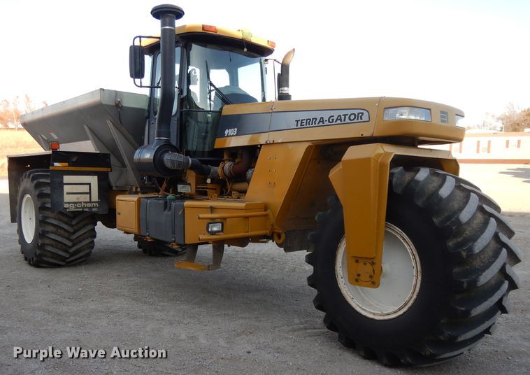 image for item DE2487 2000 Ag-Chem TerraGator 9103  applicator