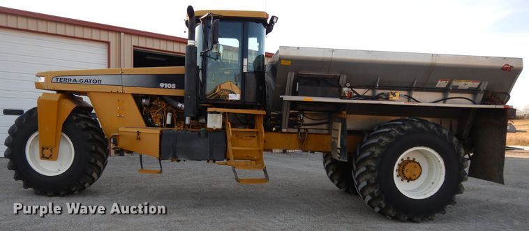 image for item DE2487 2000 Ag-Chem TerraGator 9103  applicator