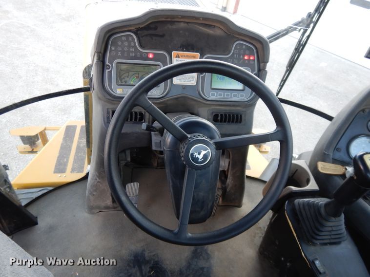 image for item DE2487 2000 Ag-Chem TerraGator 9103  applicator