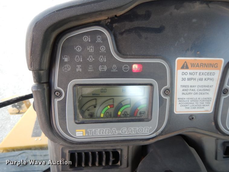 image for item DE2487 2000 Ag-Chem TerraGator 9103  applicator