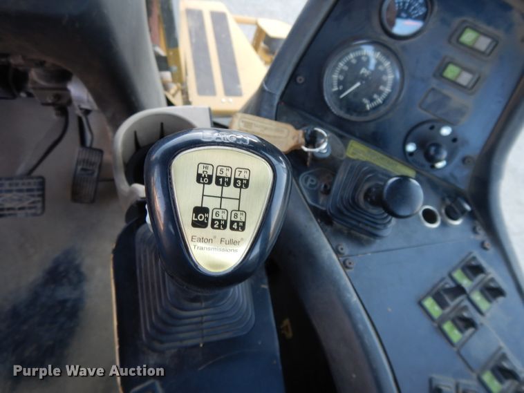 image for item DE2487 2000 Ag-Chem TerraGator 9103  applicator