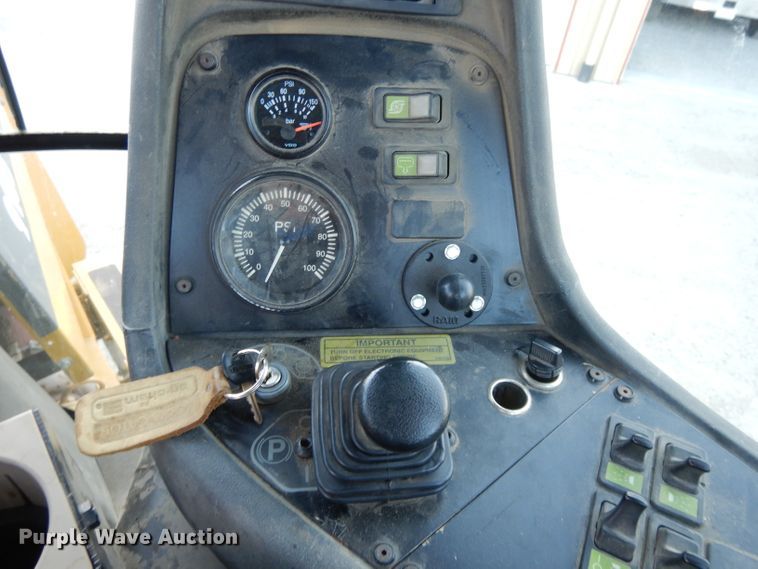 image for item DE2487 2000 Ag-Chem TerraGator 9103  applicator