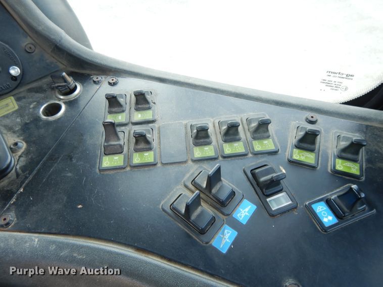 image for item DE2487 2000 Ag-Chem TerraGator 9103  applicator