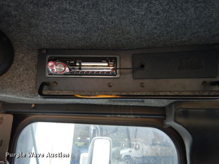 image for item DE2487 2000 Ag-Chem TerraGator 9103  applicator