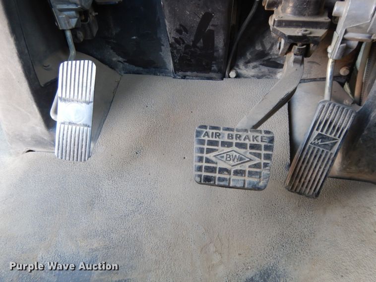 image for item DE2487 2000 Ag-Chem TerraGator 9103  applicator