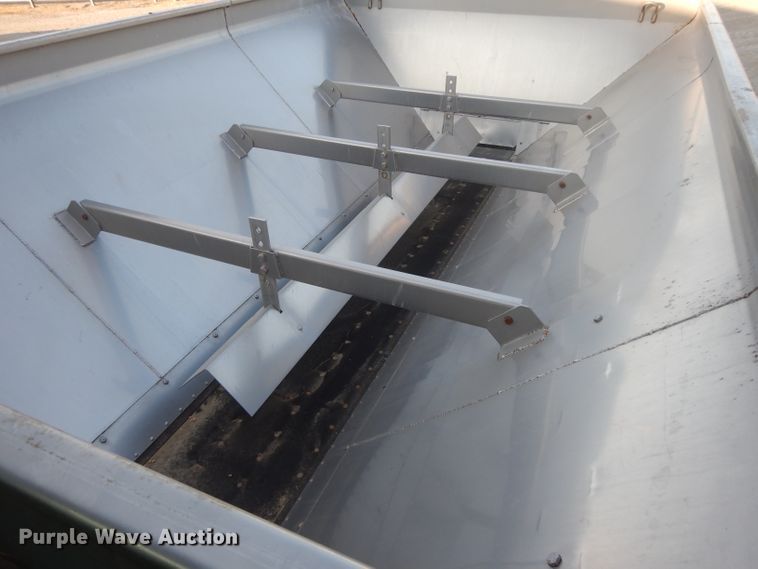 image for item DE2487 2000 Ag-Chem TerraGator 9103  applicator