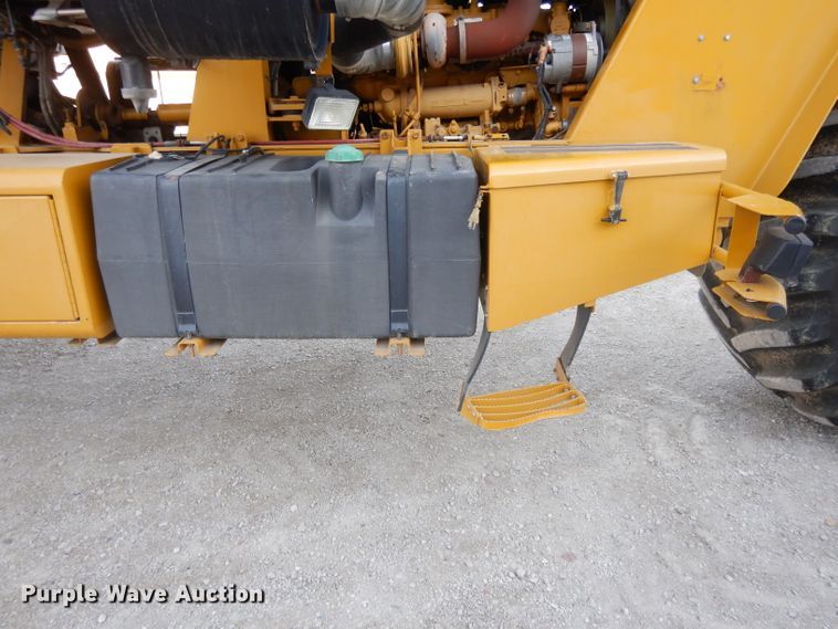 image for item DE2487 2000 Ag-Chem TerraGator 9103  applicator