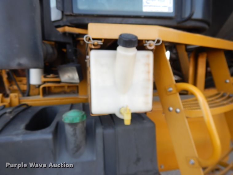 image for item DE2487 2000 Ag-Chem TerraGator 9103  applicator