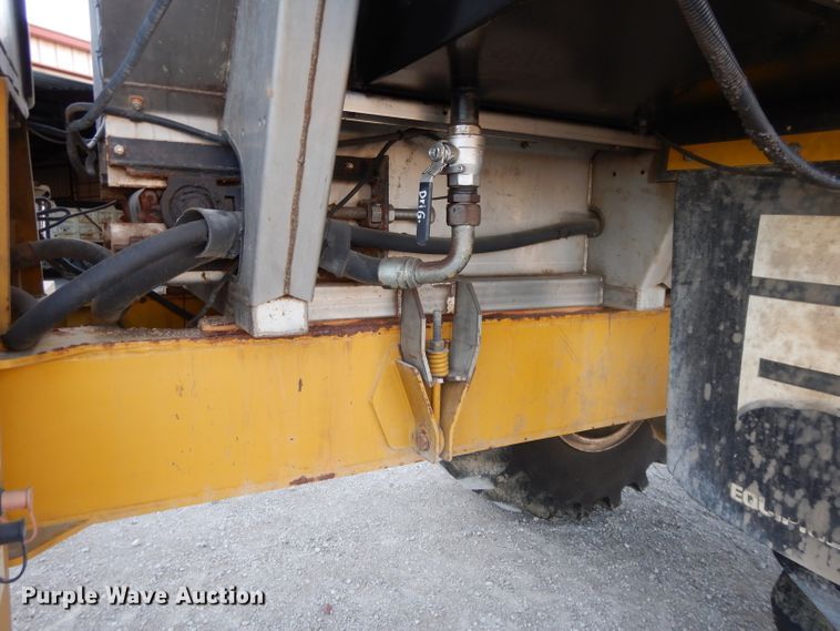 image for item DE2487 2000 Ag-Chem TerraGator 9103  applicator