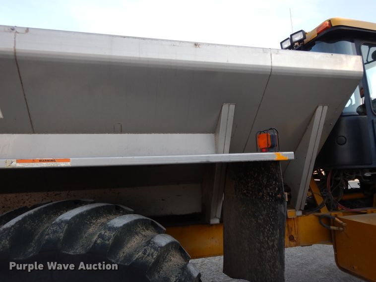 image for item DE2487 2000 Ag-Chem TerraGator 9103  applicator