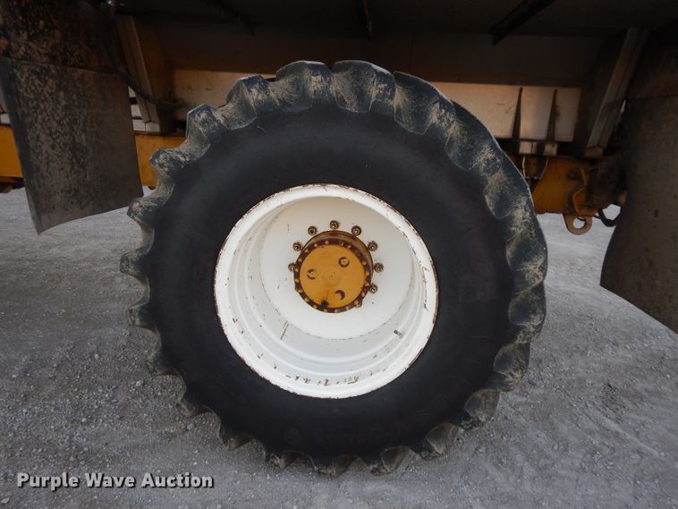 image for item DE2487 2000 Ag-Chem TerraGator 9103  applicator