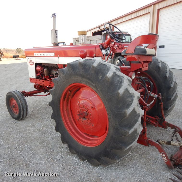 image for item DE2488 1963 International Farmall 560  tractor