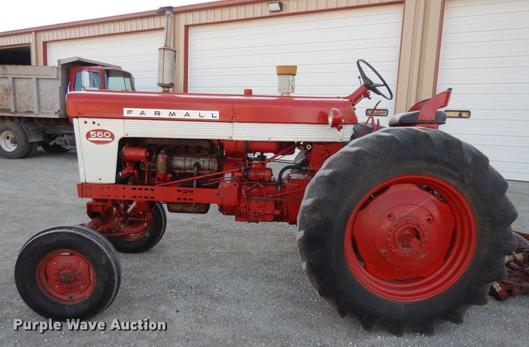 image for item DE2488 1963 International Farmall 560  tractor