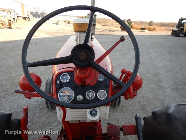 image for item DE2488 1963 International Farmall 560  tractor