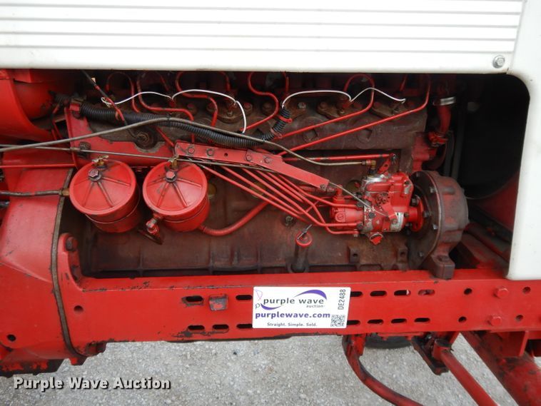 image for item DE2488 1963 International Farmall 560  tractor