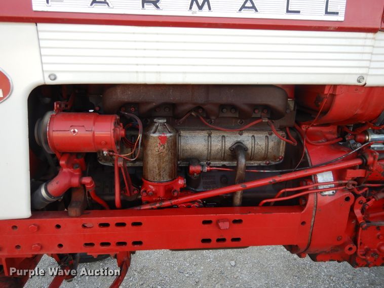 image for item DE2488 1963 International Farmall 560  tractor