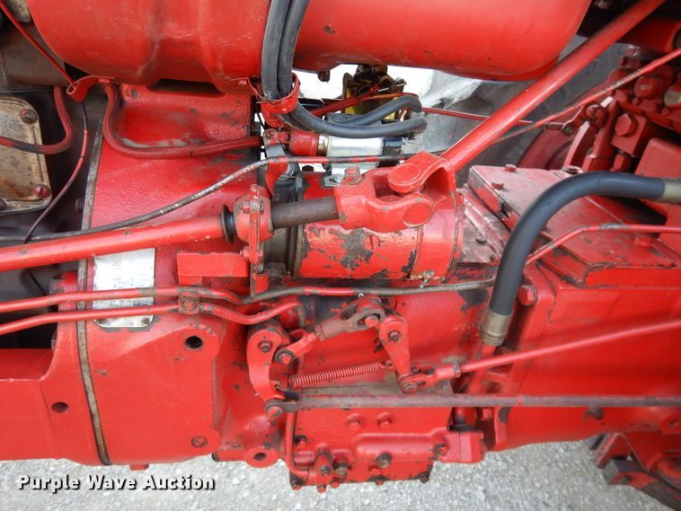 image for item DE2488 1963 International Farmall 560  tractor