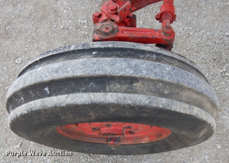 image for item DE2488 1963 International Farmall 560  tractor