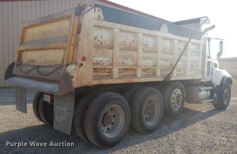 image for item DE2489 2003 Mack Granite CV713  dump truck