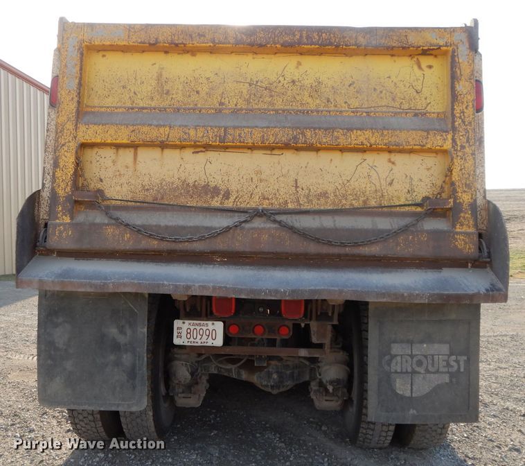 image for item DE2489 2003 Mack Granite CV713  dump truck