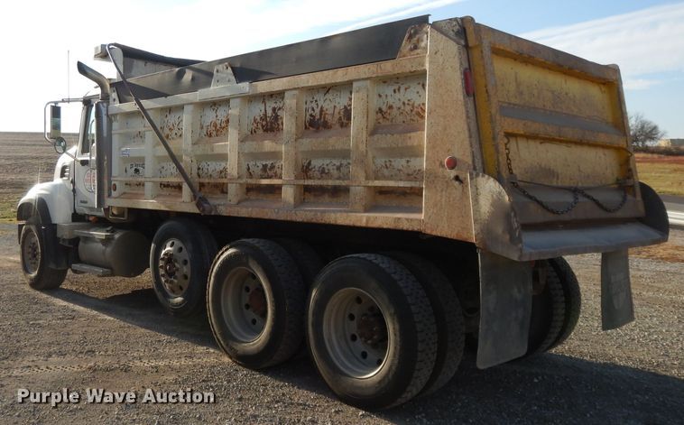 image for item DE2489 2003 Mack Granite CV713  dump truck