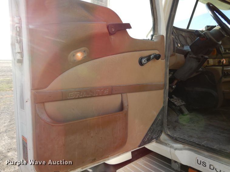 image for item DE2489 2003 Mack Granite CV713  dump truck