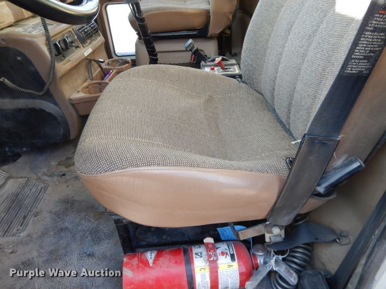 image for item DE2489 2003 Mack Granite CV713  dump truck