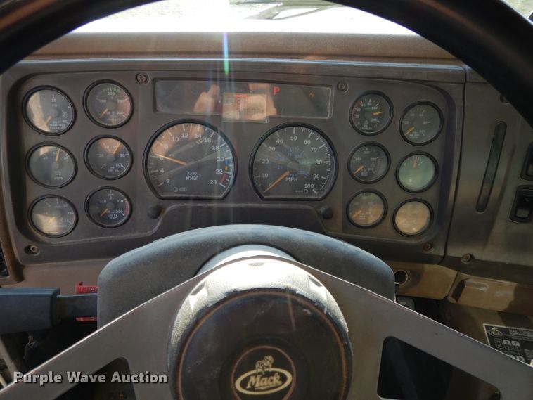 image for item DE2489 2003 Mack Granite CV713  dump truck