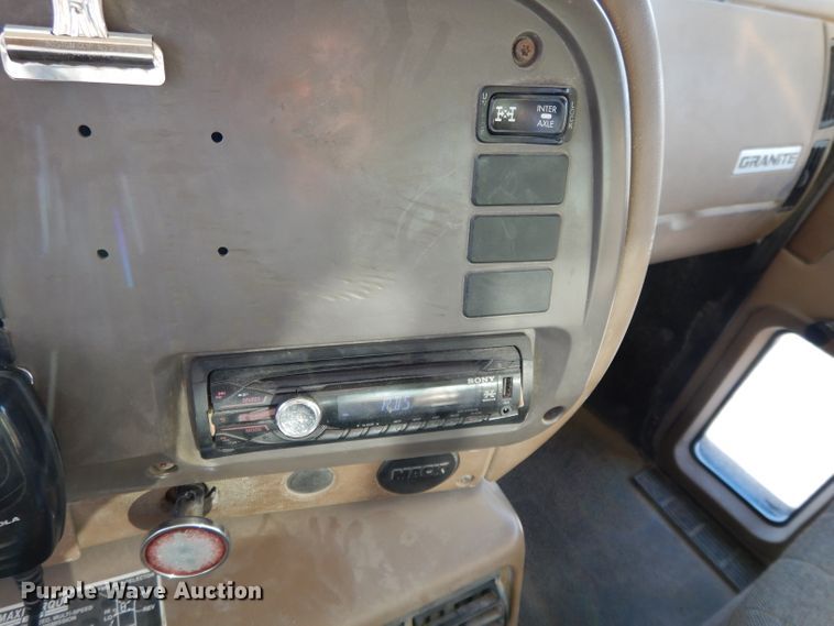 image for item DE2489 2003 Mack Granite CV713  dump truck