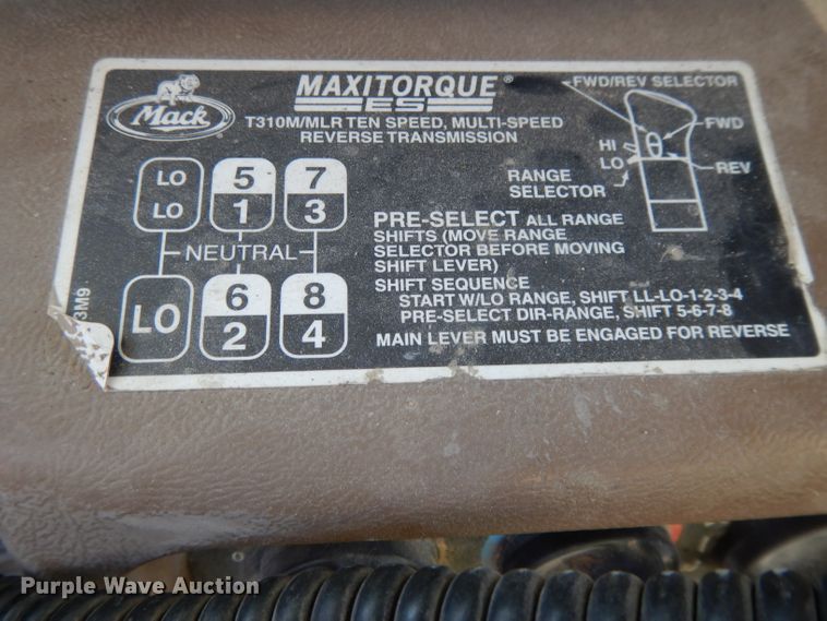 image for item DE2489 2003 Mack Granite CV713  dump truck