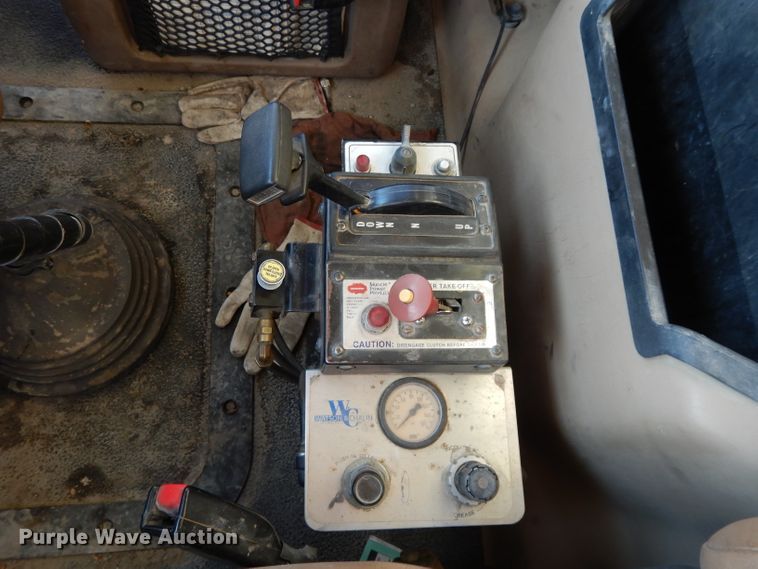 image for item DE2489 2003 Mack Granite CV713  dump truck