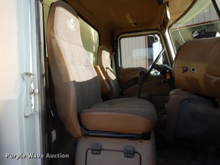 image for item DE2489 2003 Mack Granite CV713  dump truck