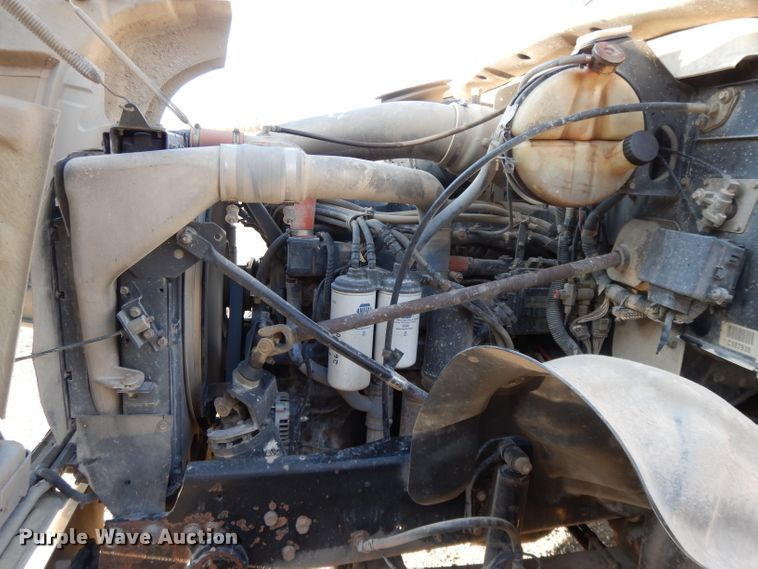 image for item DE2489 2003 Mack Granite CV713  dump truck