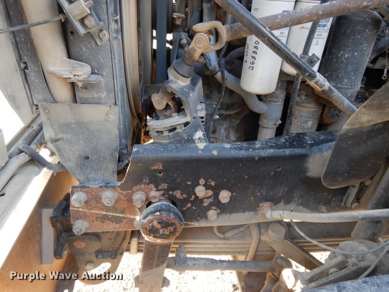 image for item DE2489 2003 Mack Granite CV713  dump truck