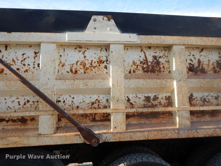 image for item DE2489 2003 Mack Granite CV713  dump truck