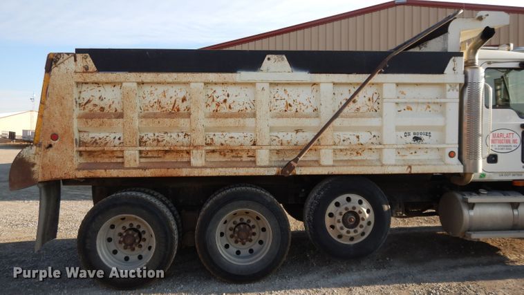 image for item DE2489 2003 Mack Granite CV713  dump truck