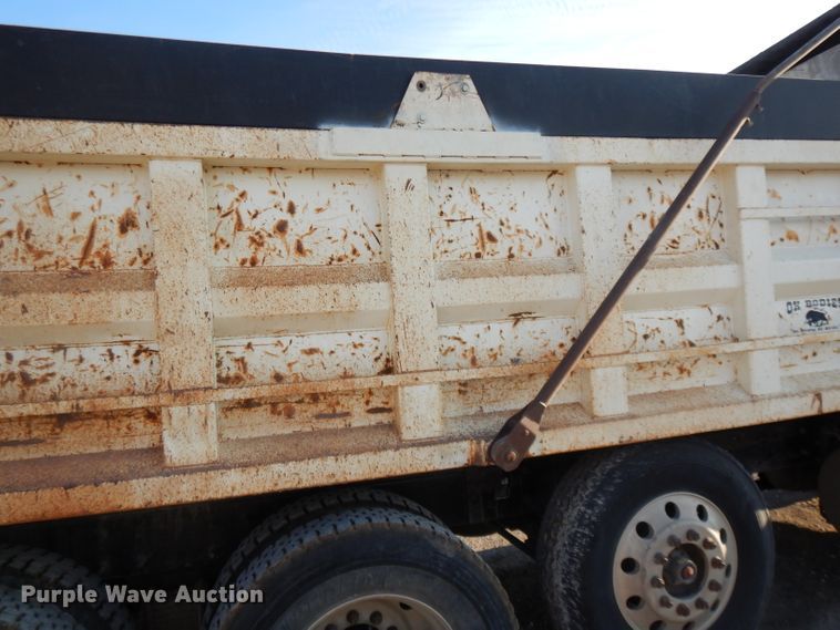 image for item DE2489 2003 Mack Granite CV713  dump truck