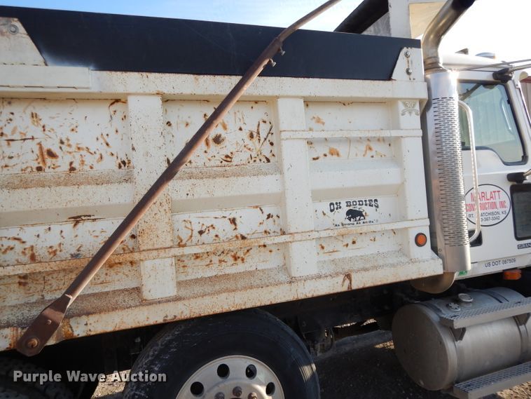 image for item DE2489 2003 Mack Granite CV713  dump truck