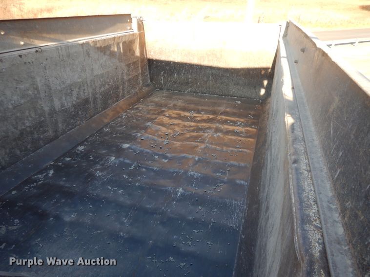 image for item DE2489 2003 Mack Granite CV713  dump truck