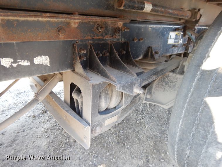 image for item DE2489 2003 Mack Granite CV713  dump truck