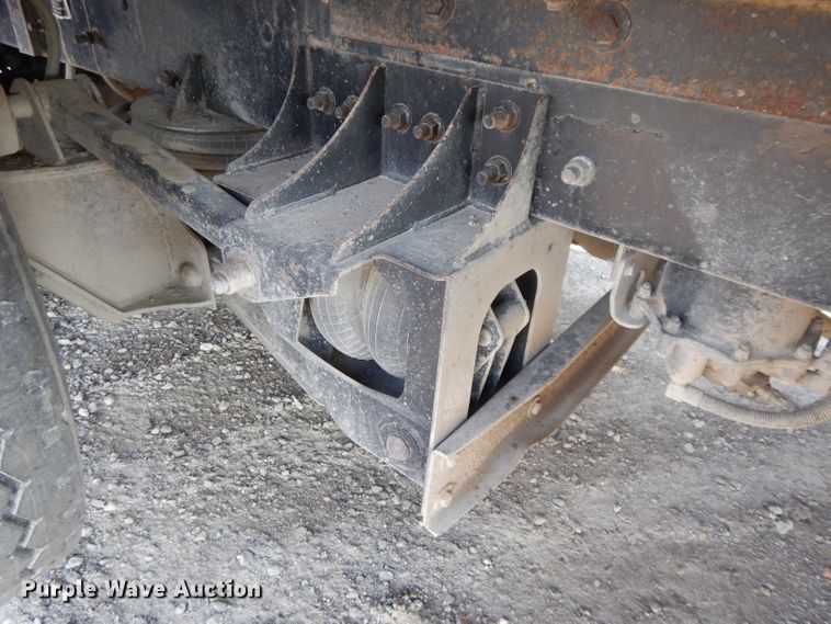 image for item DE2489 2003 Mack Granite CV713  dump truck