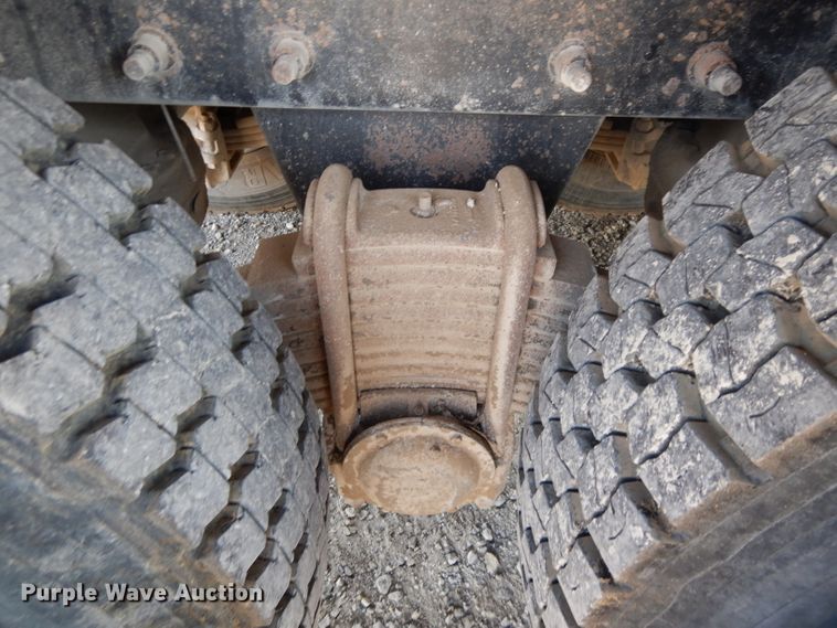 image for item DE2489 2003 Mack Granite CV713  dump truck