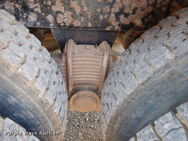 image for item DE2489 2003 Mack Granite CV713  dump truck