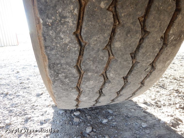 image for item DE2489 2003 Mack Granite CV713  dump truck